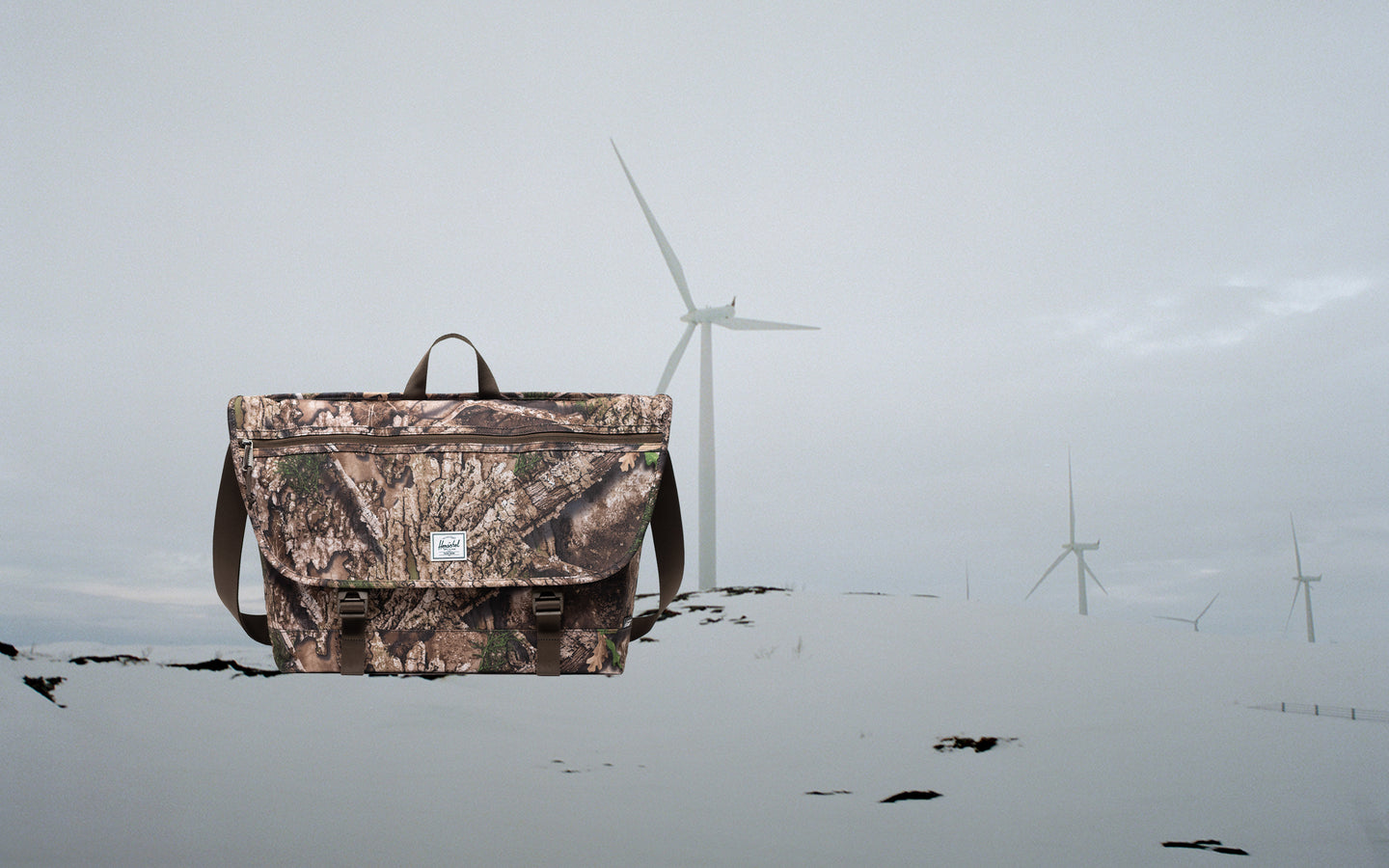 Realtree® Cove Messenger