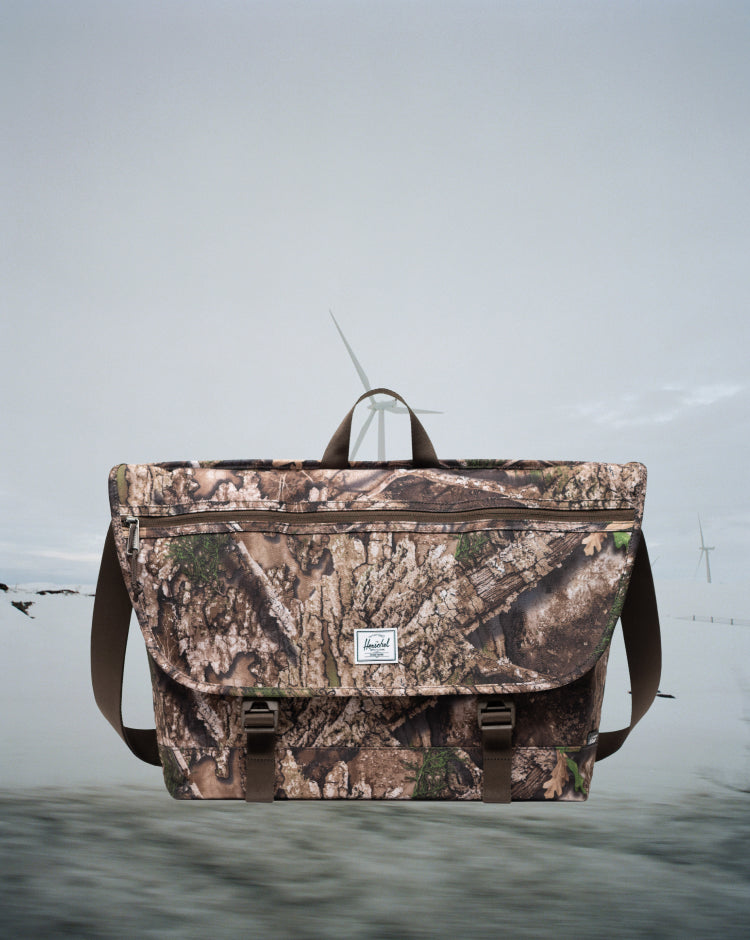 Realtree® Cove Messenger