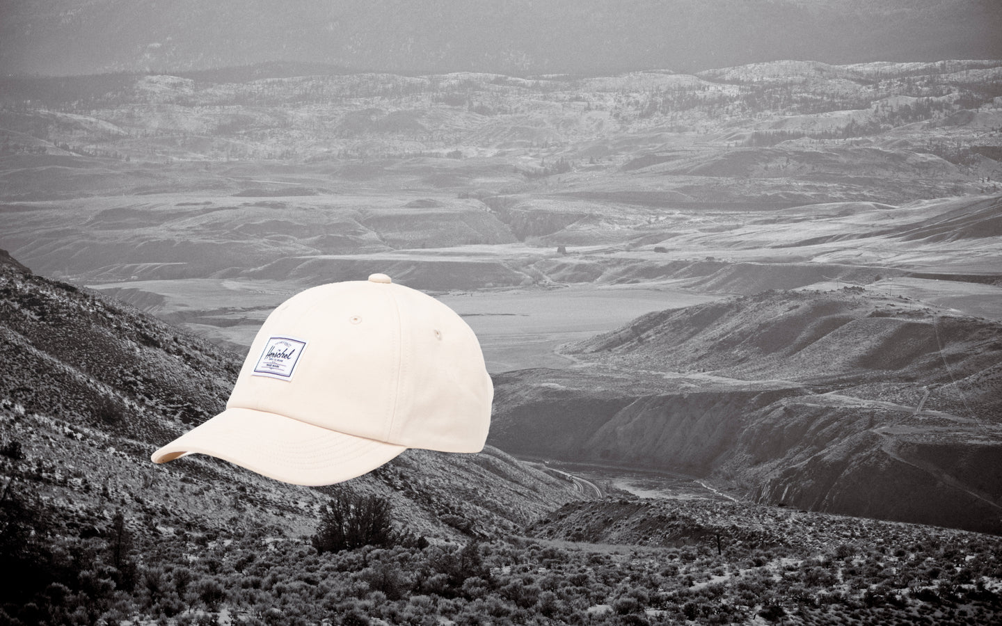 Herschel Supply Co. Sylas Classic Cap in Vintage White.