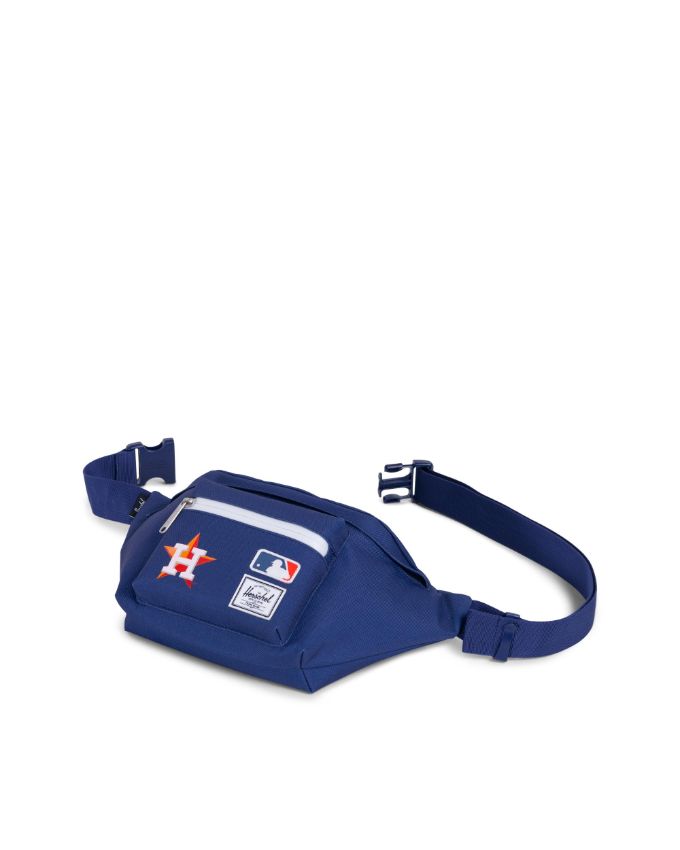 minimalist laptop sleeve