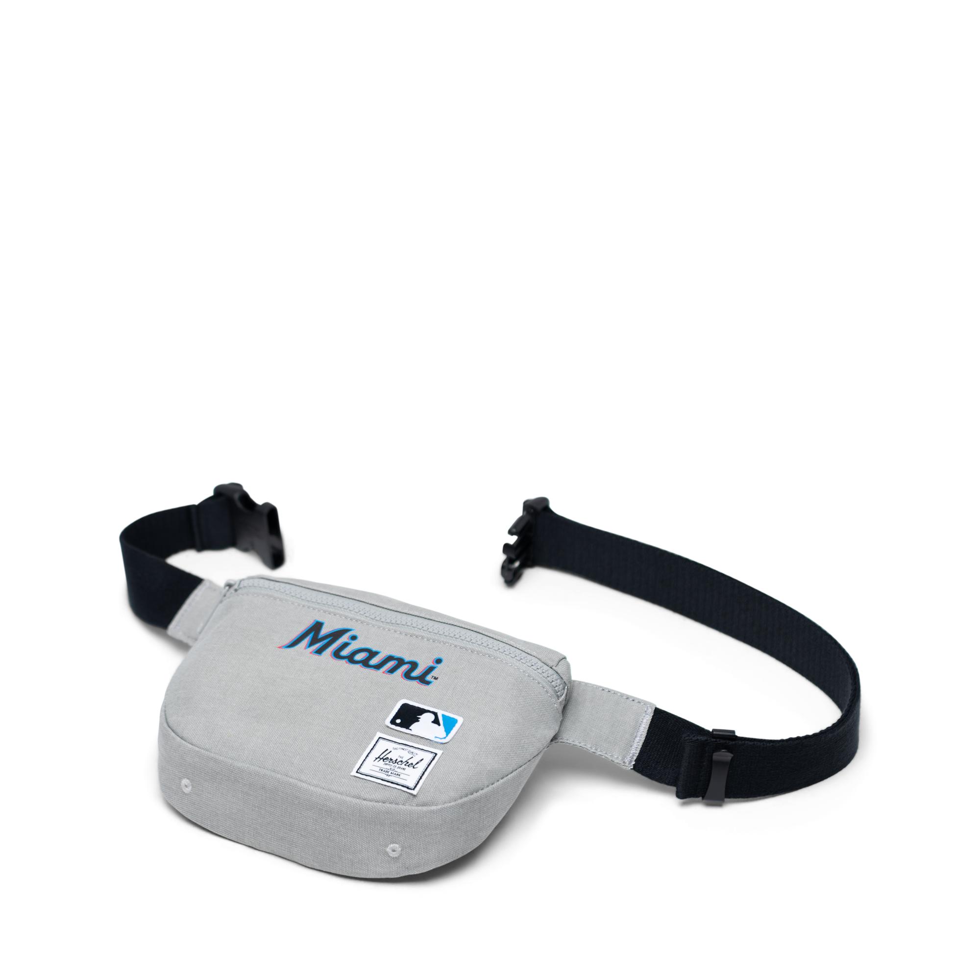 herschel mlb hip pack