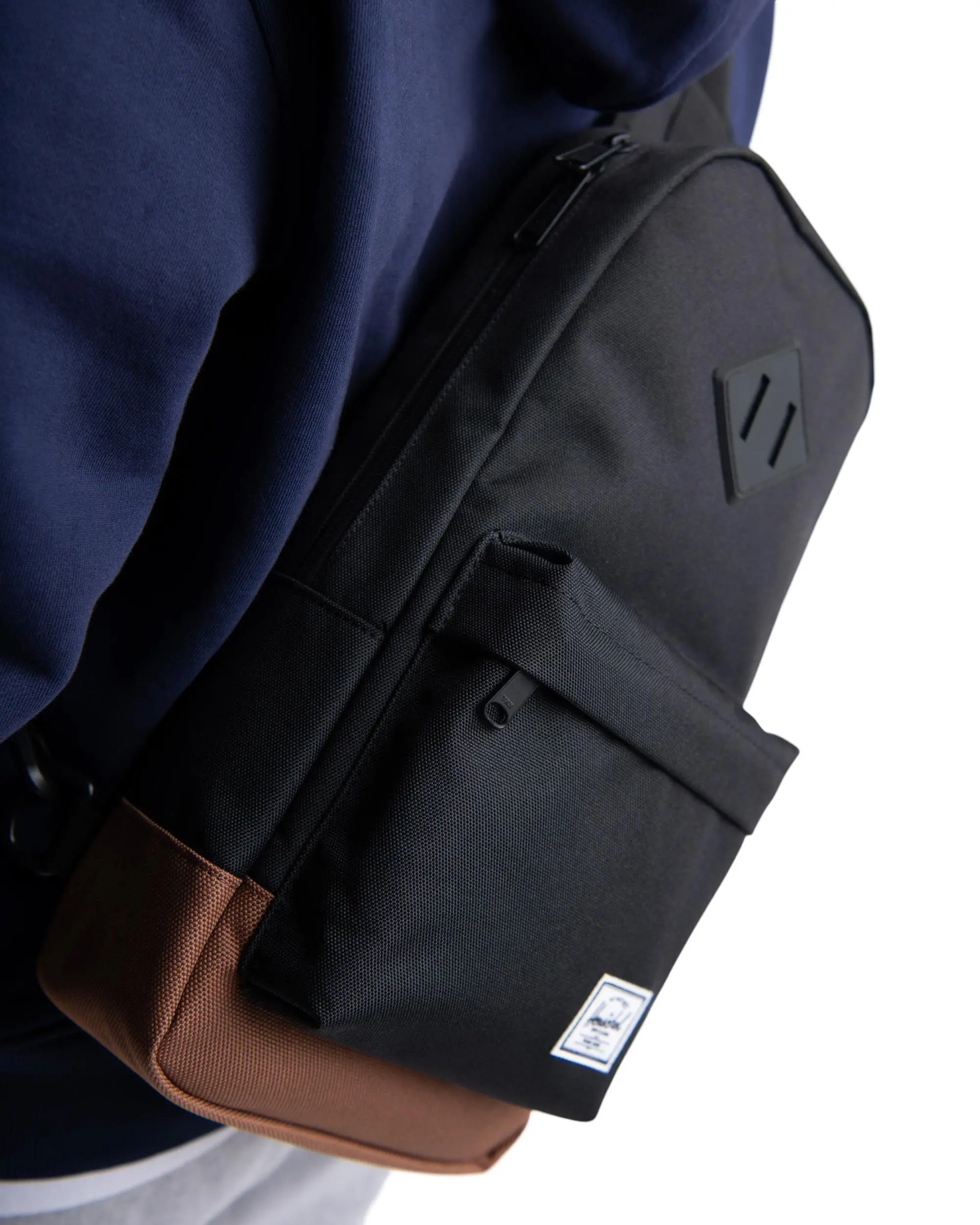 Herschel heritage shoulder bag best sale